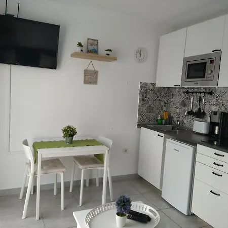 Delfines 2 - Small - Pool View- Good Wifi - 5 Minuts To The Beach Apartment *